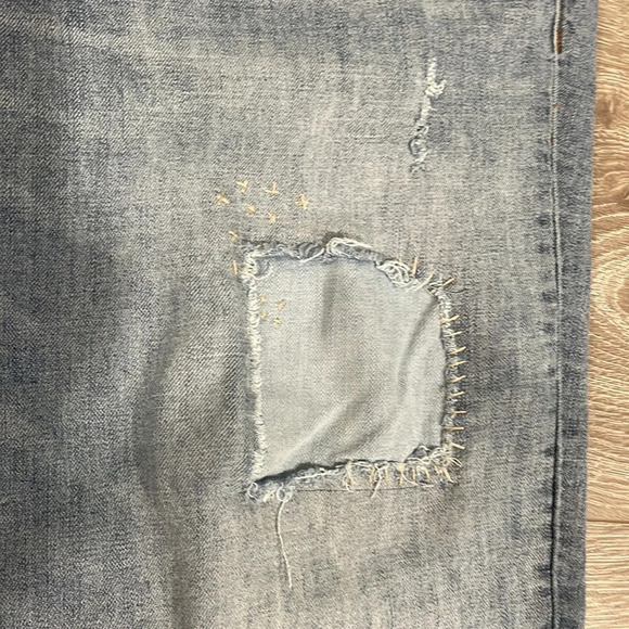 Old Navy Boyfriend Straight Embroidered Detail Distressed Patches 24 Plu… - Picture 9 of 16